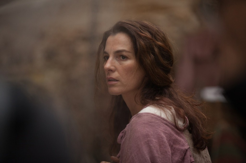 Ayelet ZURER interprète Naomie, épouse de Raiden