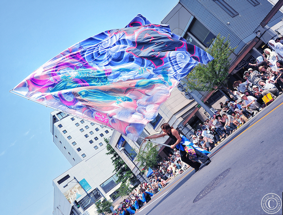 yosakoi-flag-dancer-japan-hirosaki