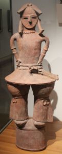 Haniwa d'homme armé d'environ 1m20 6ème siecle - Musée Guimet