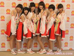 Les niji no conquistador, lors de leur passage à Japan Expo en 2017