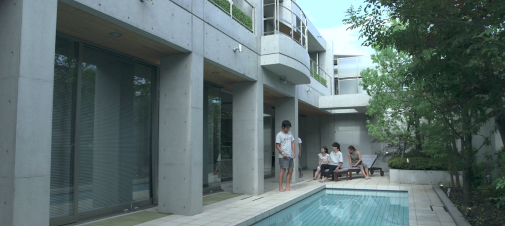 C'est quand même une très très jolie maison (©thefader)