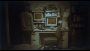 L'image hantée transmise par internet dans Kaïro, 2001 ©Nippon television network