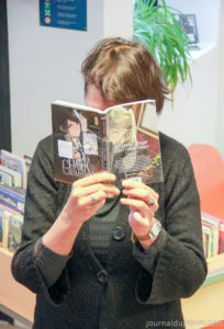 Club Manga Caen : Deborah Sahki, en pleine lecture !