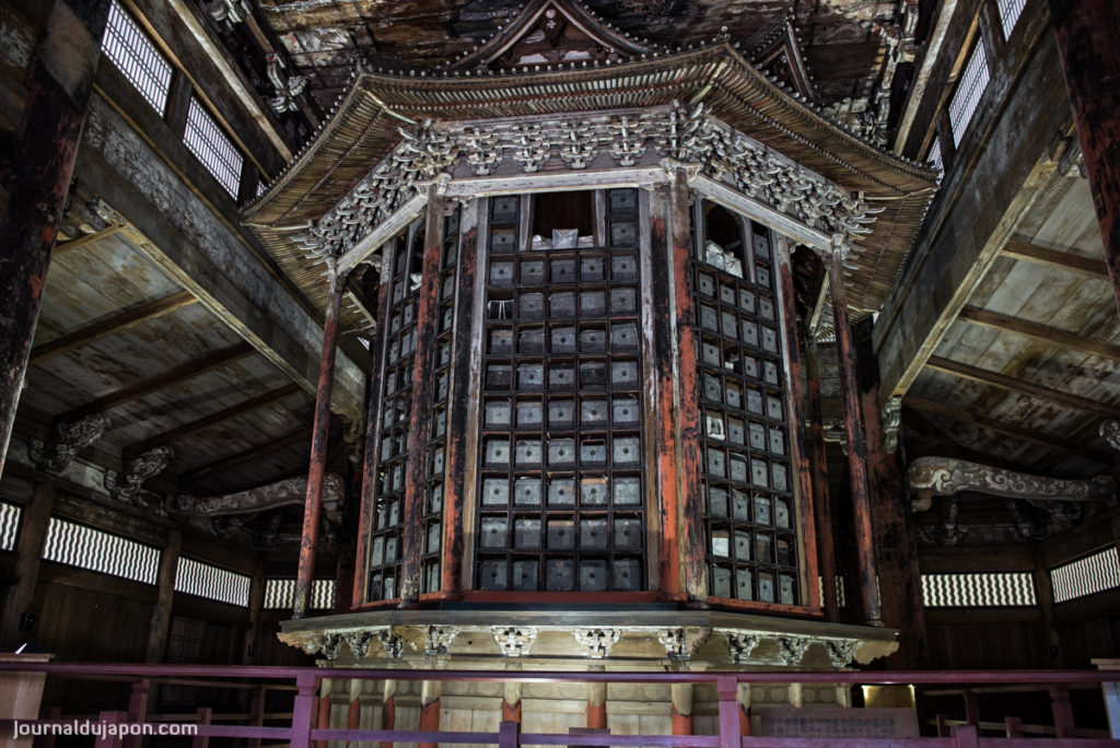 La bibliothèque à Sutras du Miidera.