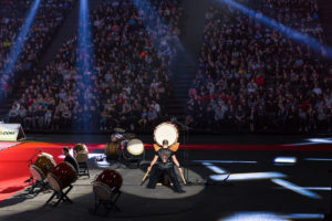 Le Paris Taiko Ensemble durant l'une de leur démonstration au festival art martiaux