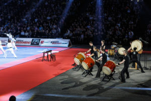 Le Paris Taiko Ensemble lors du festival des arts martiaux