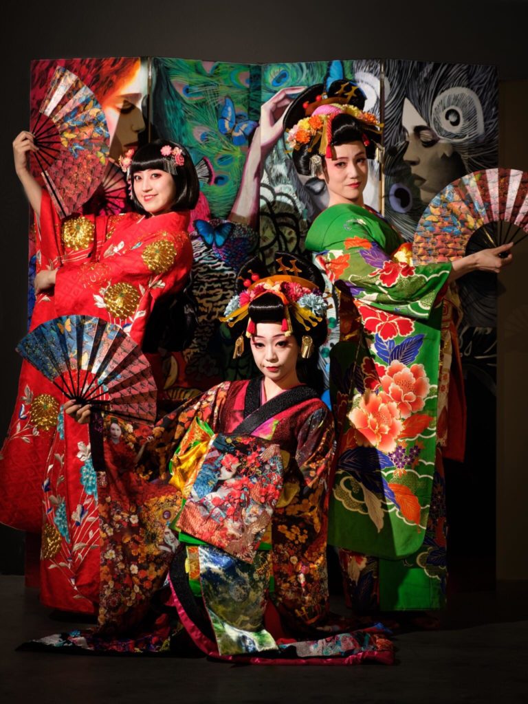 Mifumi AOI, Tomato INAMI, Nao MAMIYA et Anna OTSUKA, les courtisanes de KOOYA