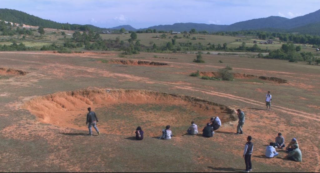 Bangkok Nites, Laos cratère
