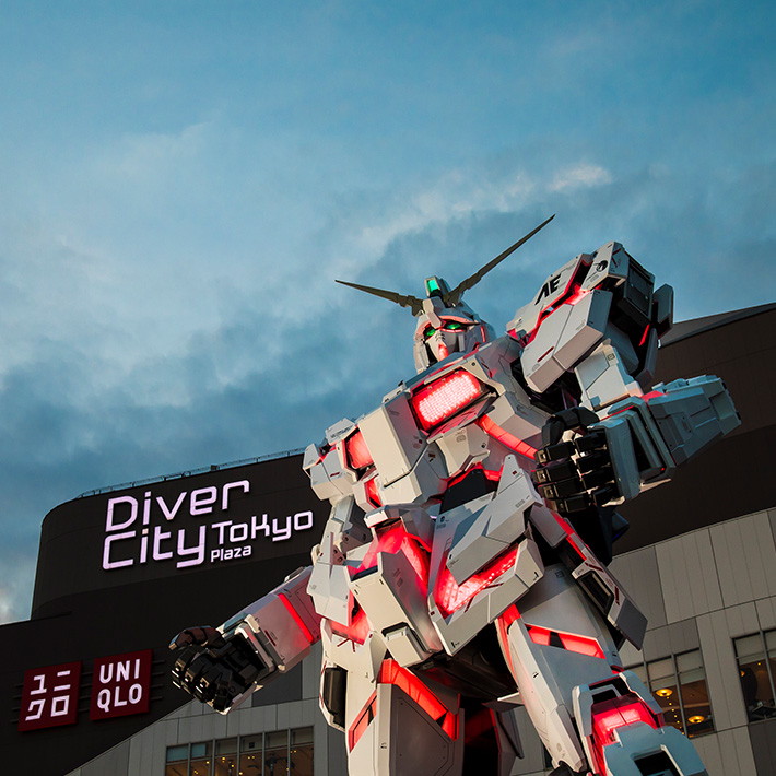 RX-0 Unicorn à Odaiba (de plus près)