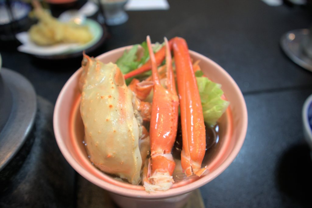 Ryotsu Yamaki Hotel, crabe