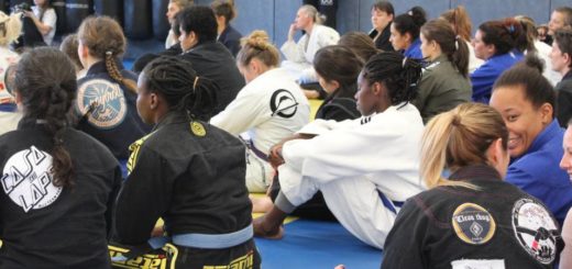UNE de l'open mat féminin de jiu-jitsu brésilien