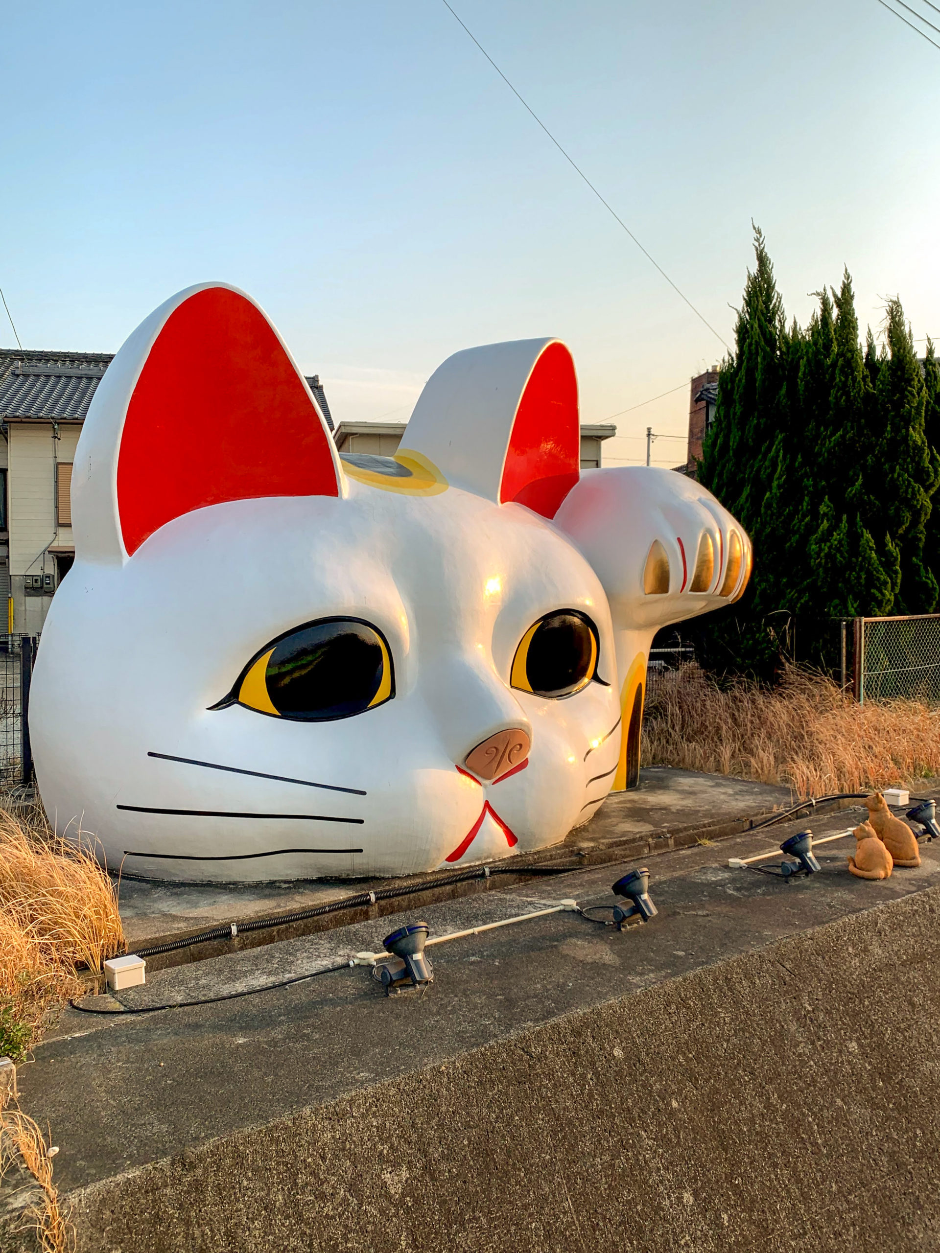 Porte-clé chat porte-bonheur Maneki Neko avec clochette : Attirez