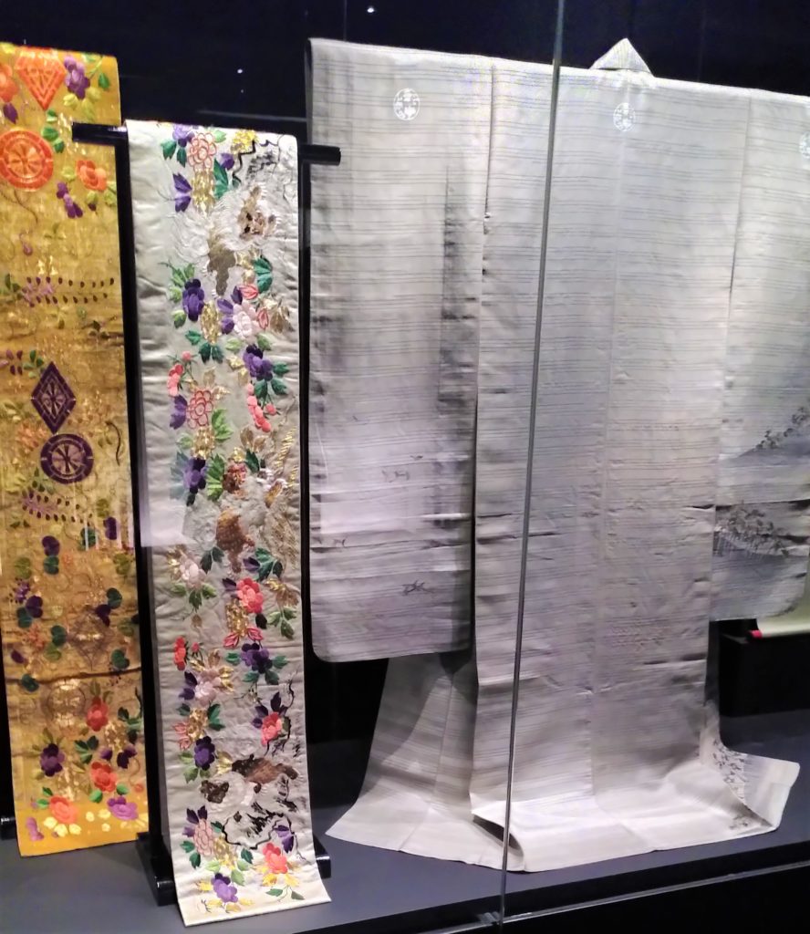 Style iki : Obi décoré et Kimono sobre © Em B 