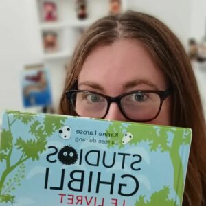 Karine Larose et son livre ©Karine Larose