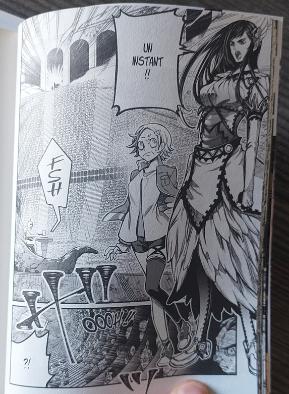 Lors d'une assemblée extraordinaire de toutes les divinités, de tous les panthéons du monde, l'assemblée du Wahalla. La Valkyrie Brunehilde interrompt le vote des dieux en faveurs de la mort de l'humanité - Valkyrie Apocalypse chez Ki-oon