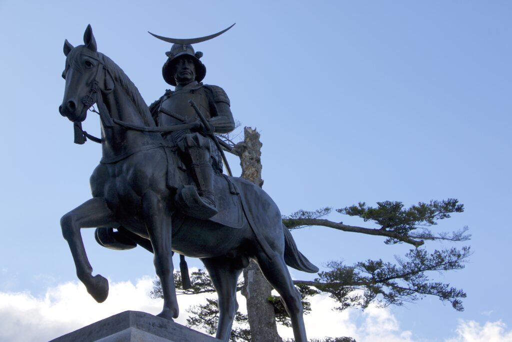 Statue du daimyô Date Masamune au parc Aobayama à Sendai