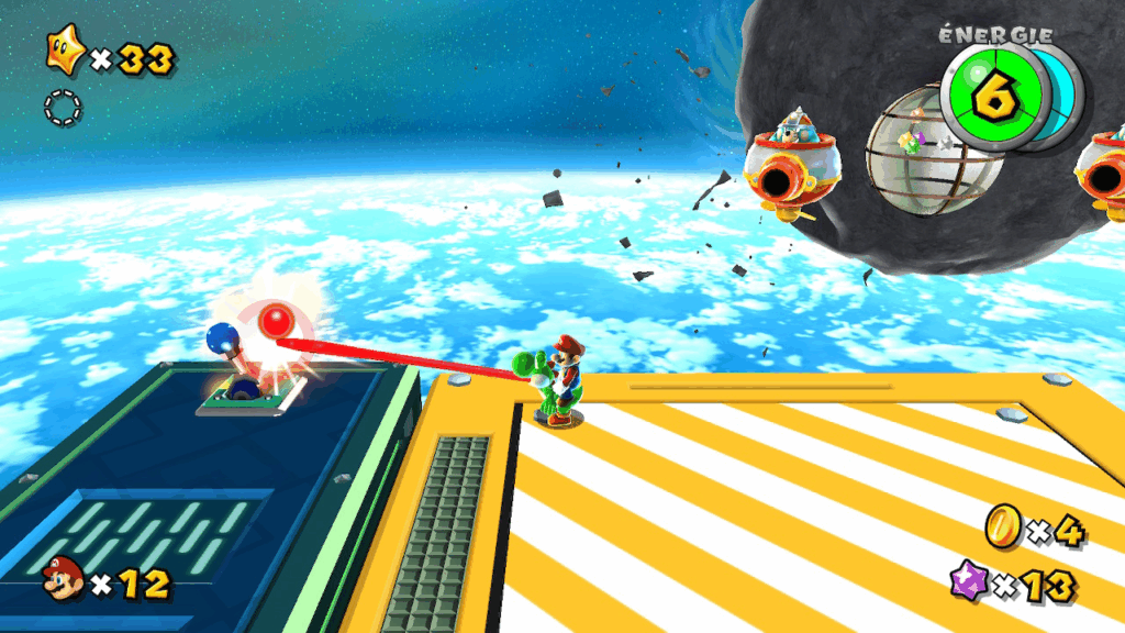 Mario est monté sur Yoshi, un dinosaure vert, et se trouve dans l'espace, sur une plate forme. Yoshi active une manivelle grâce à sa langue