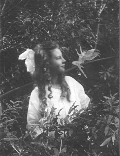 Photo en noir et blanc prise lors de "l'affaire de Cottingley".