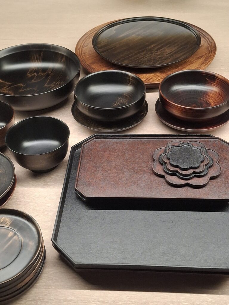 Chôno Hideki (Hiroshima) - bois et laque urushi