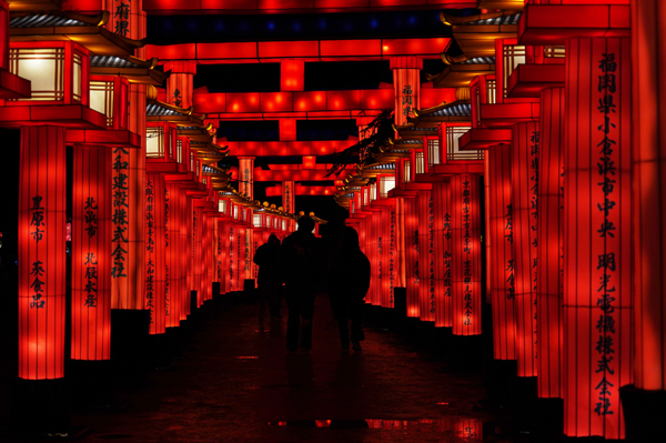 Les torii du Fushimini Inari, L'Empire des Traditions ©Rokusan.fr pour Journal du Japon