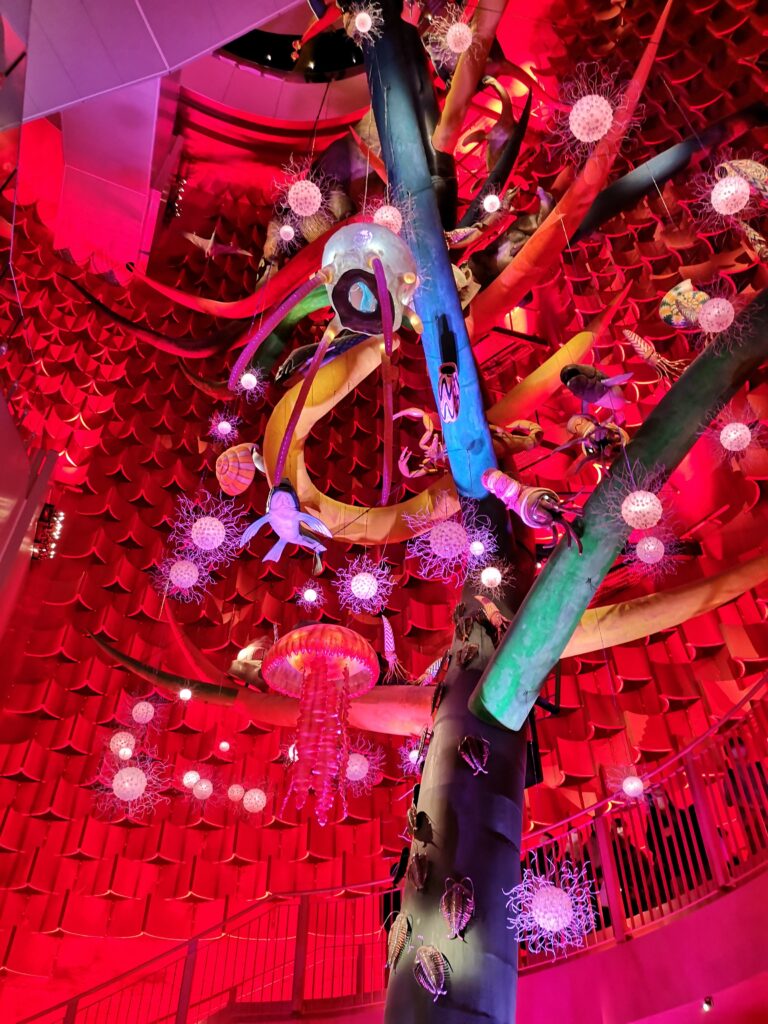 Tour du Soleil Tarô Okamoto Arbre de la vie Banpaku kinen Koen Osaka 