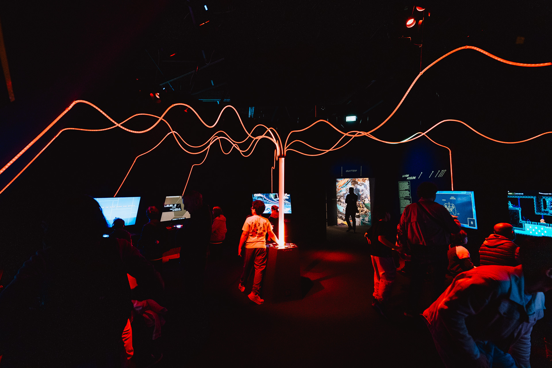 Une salle dédié à la musique électronique dans le JV à l'Exposition Video Games & Music à la Philharmonie de Paris

©Afterdepth / Alexandre Fumeron pour Journal du Japon – Tous droits réservés
