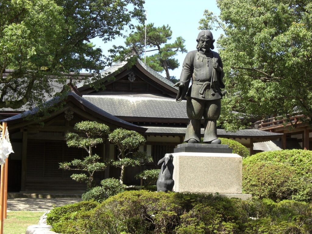 Statue en bronze dans un sanctuaire à Izumo ©enatsuyutaka, Pixabay