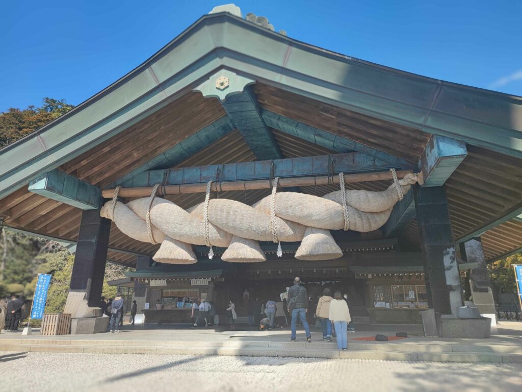 Sanctuaire Izumo Taisha et sa corde shimenawa ©Lola Schwal pour Journal du Japon