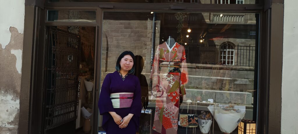 Boutique Kimono Academy et Rié Nanjo, gérante du magasin